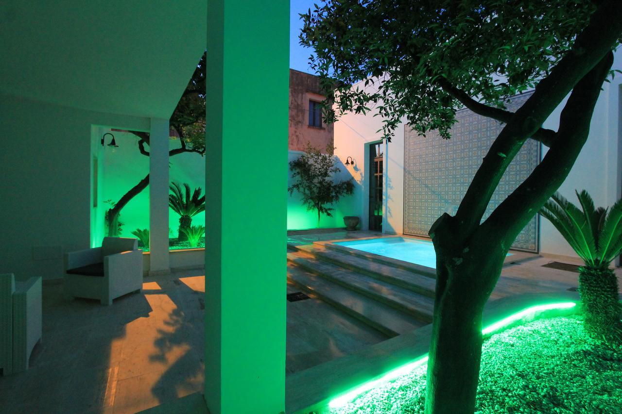 La Casa Del Mercante Racale Bagian luar foto