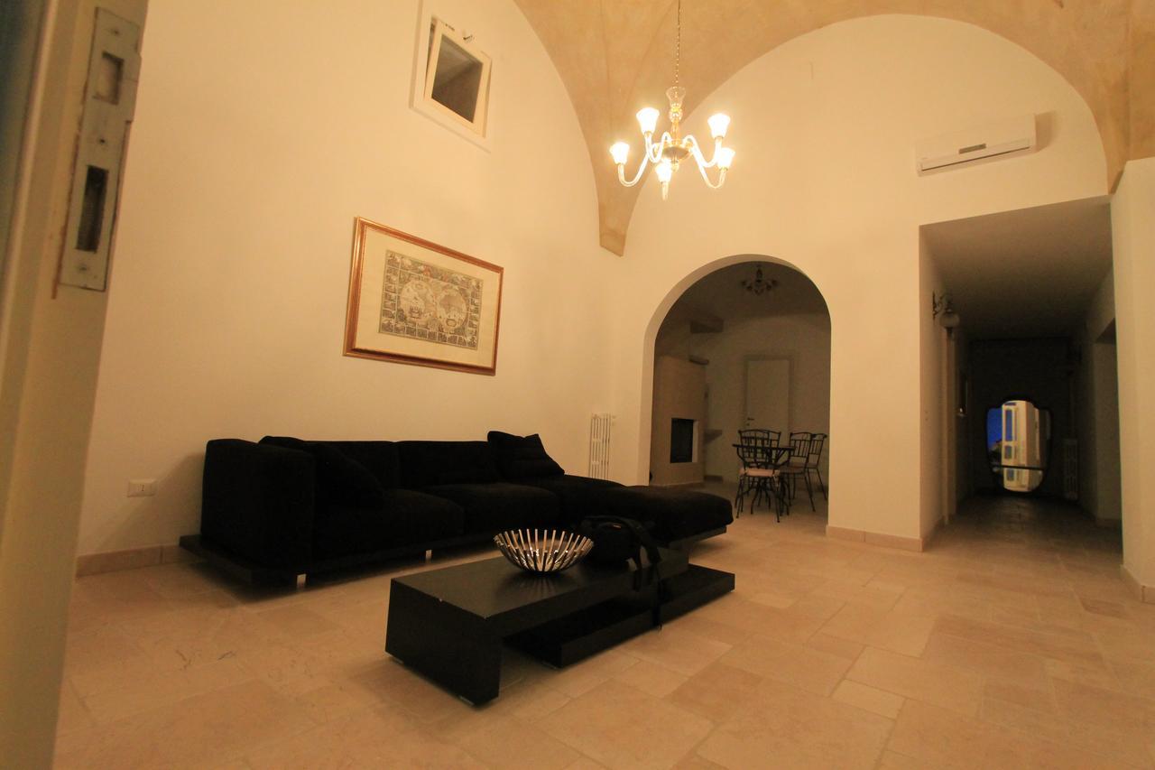La Casa Del Mercante Racale Bagian luar foto